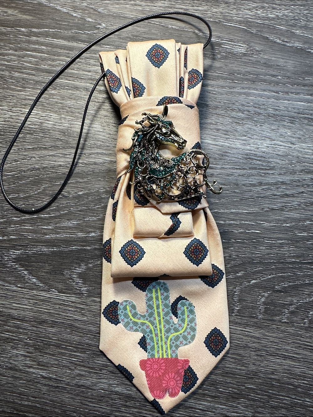 Halston Beige Patterned Women’s Tie with Cactus Motif and Decorative Horse Pin